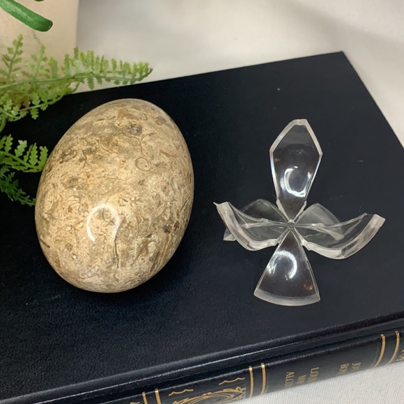 Beautiful brown, tan and cream colored MARBLE egg - Picture 10 of 10